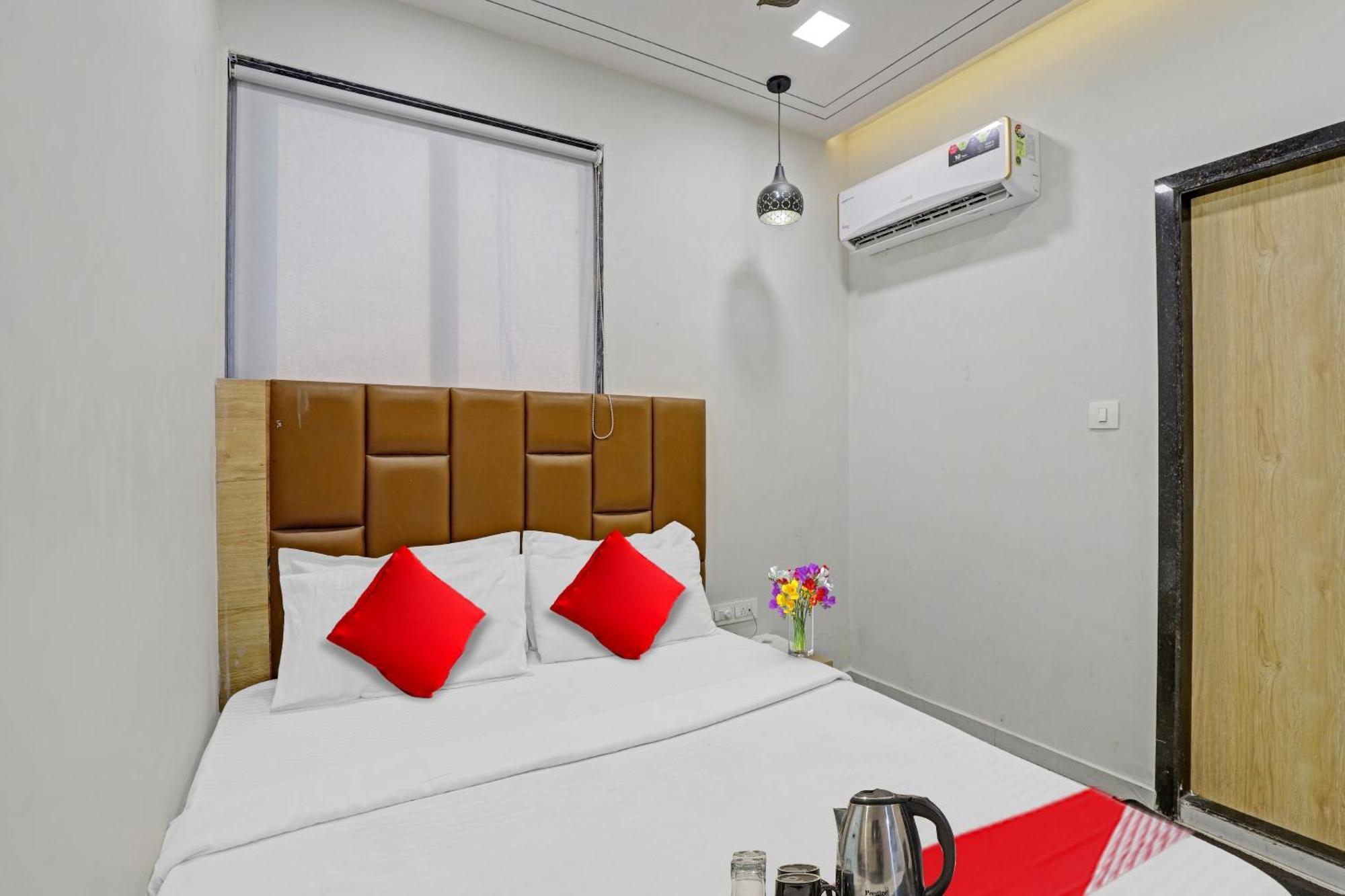 Hotel O Royal Orbit Сурат Экстерьер фото